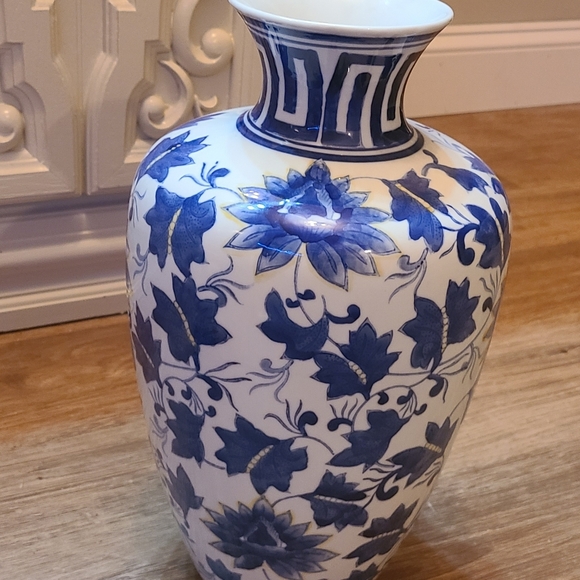 💙🤍 Large, 14" tall x 9" wide Grandmillennial - Picture 3 of 6